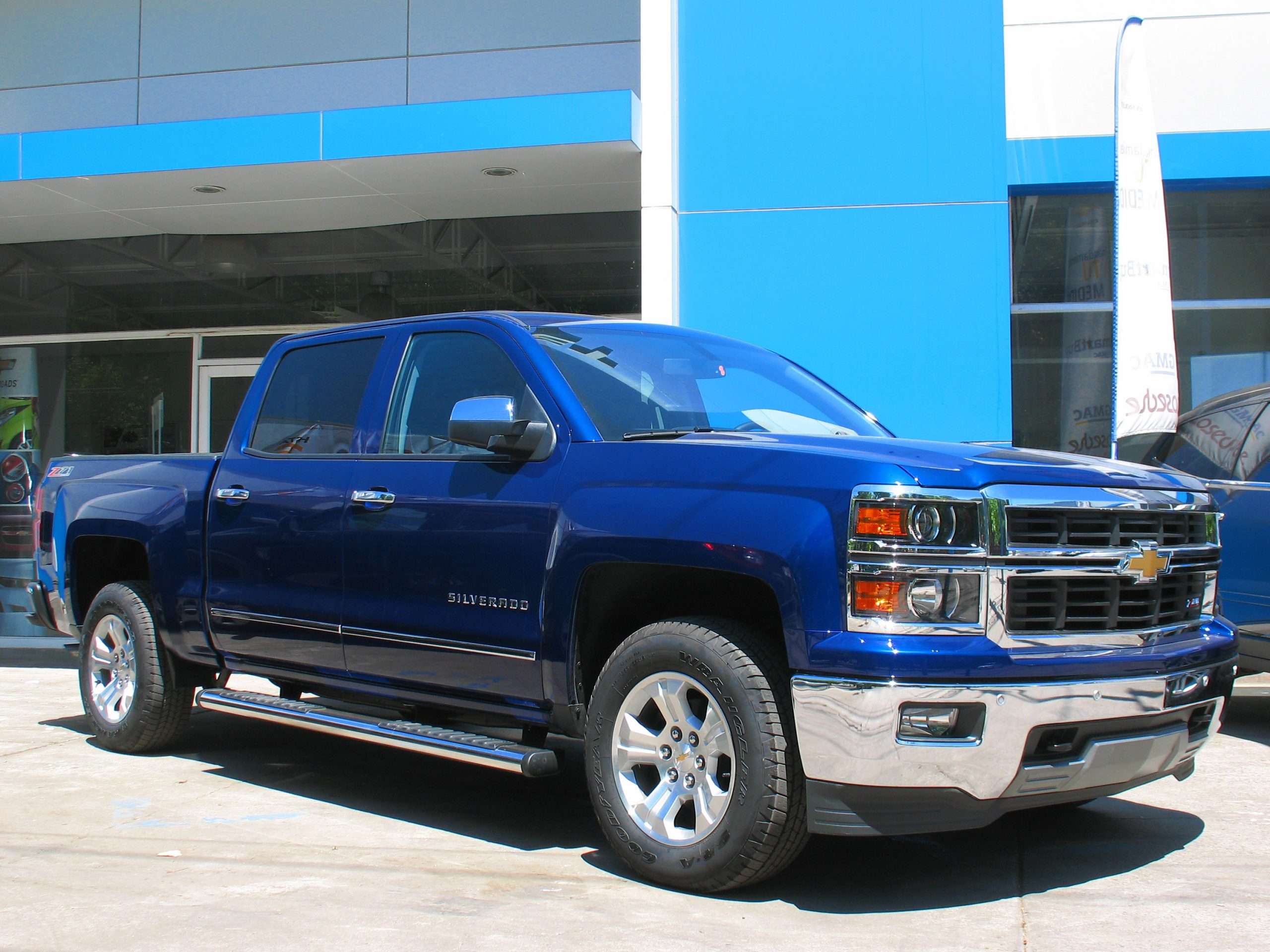 4 crucial things to look for in an accident replacement car company