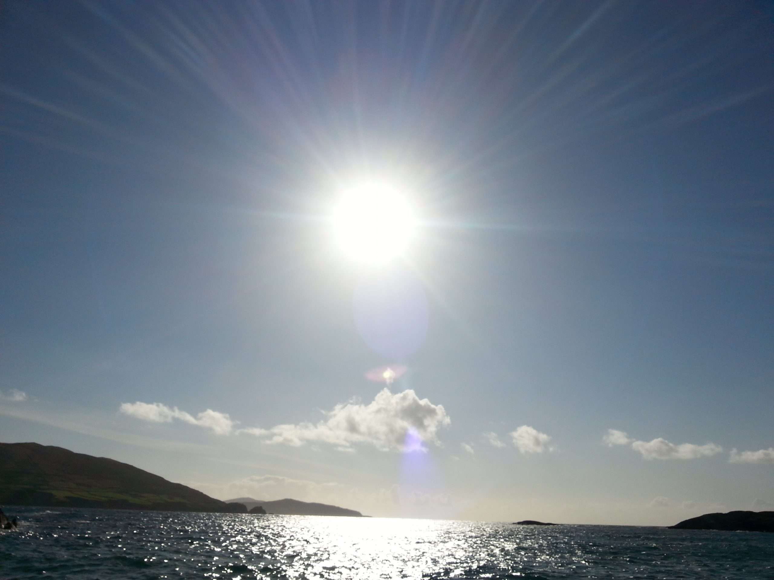 5 tips to avoid being at fault while driving on bright or sunny days