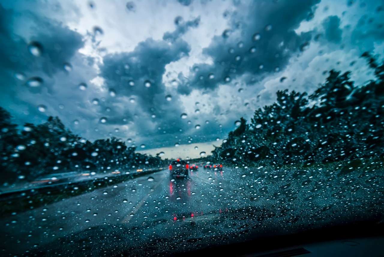 Essential safety tips for wet-weather driving