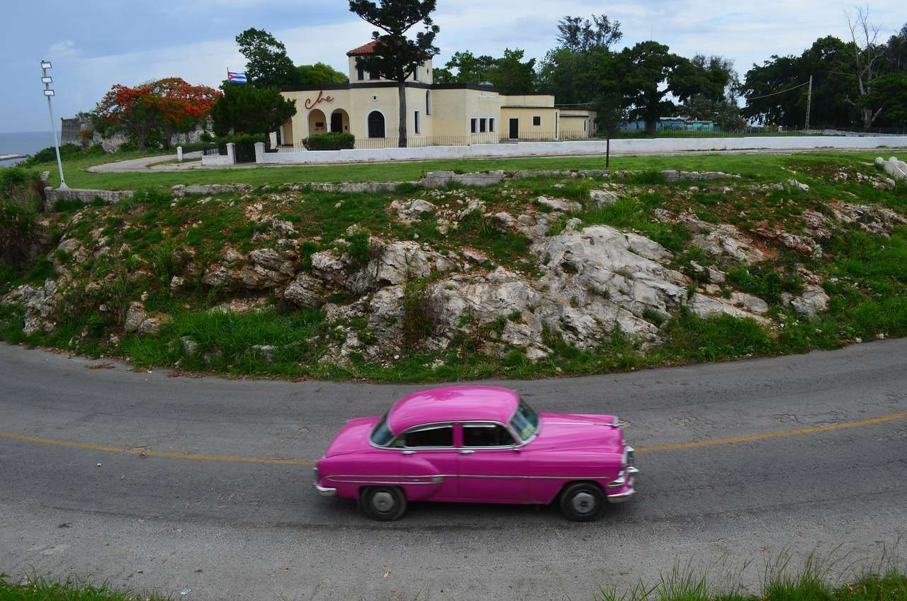 Does the colour of your car affect its safety?