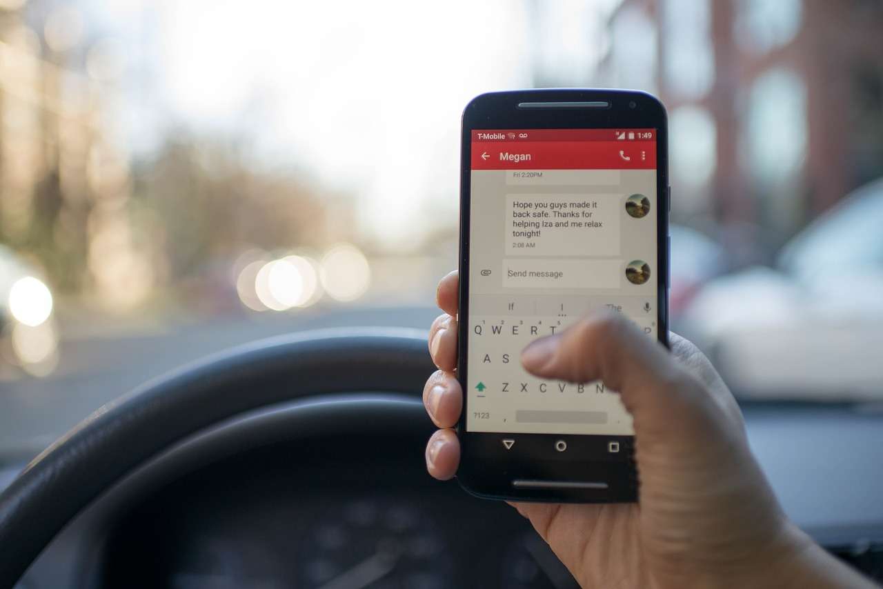 4 ways it’s too easy to be a distracted driver